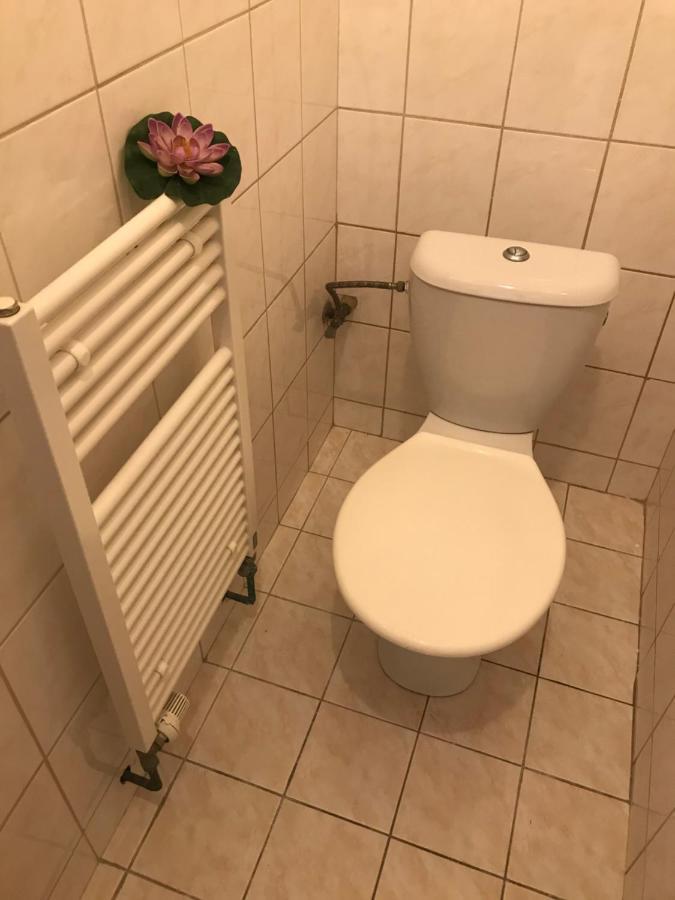 All Seasons Hostel Прага Екстериор снимка