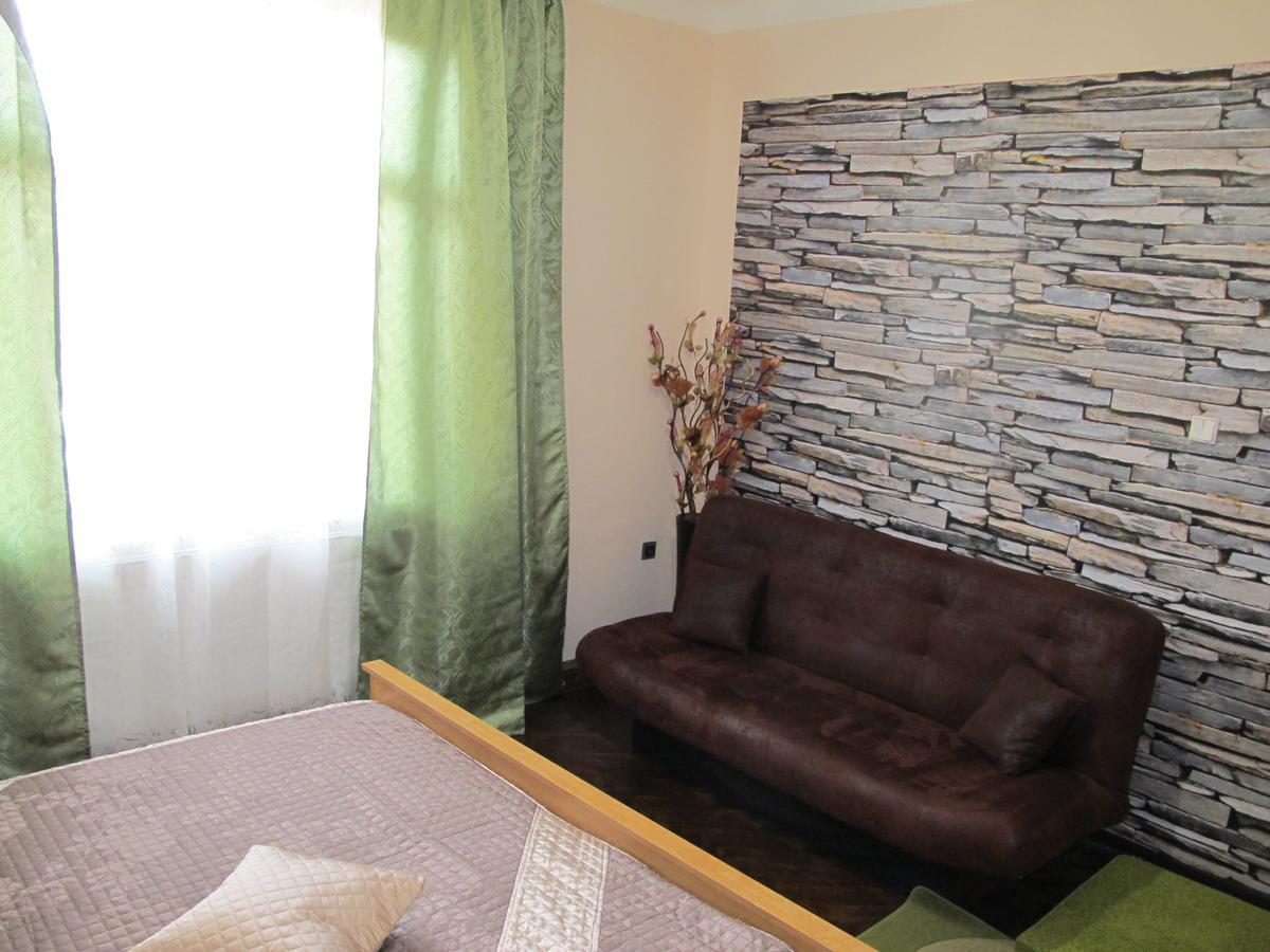 All Seasons Hostel Прага Екстериор снимка