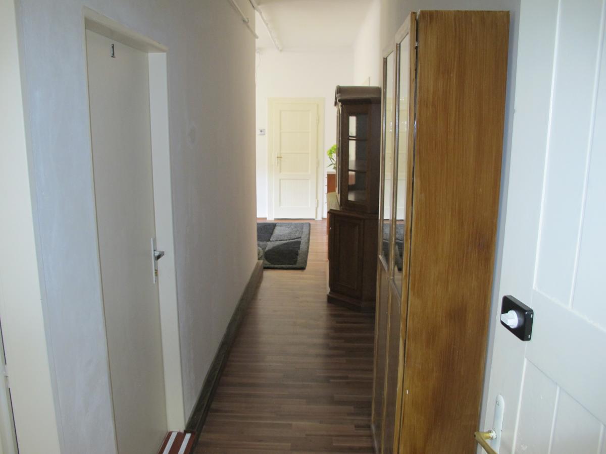All Seasons Hostel Прага Екстериор снимка